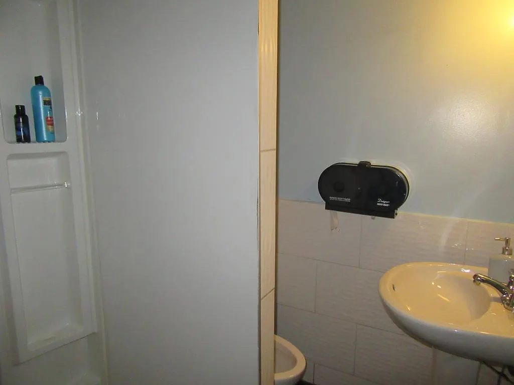 Turtle Hostel Victoria 0*,